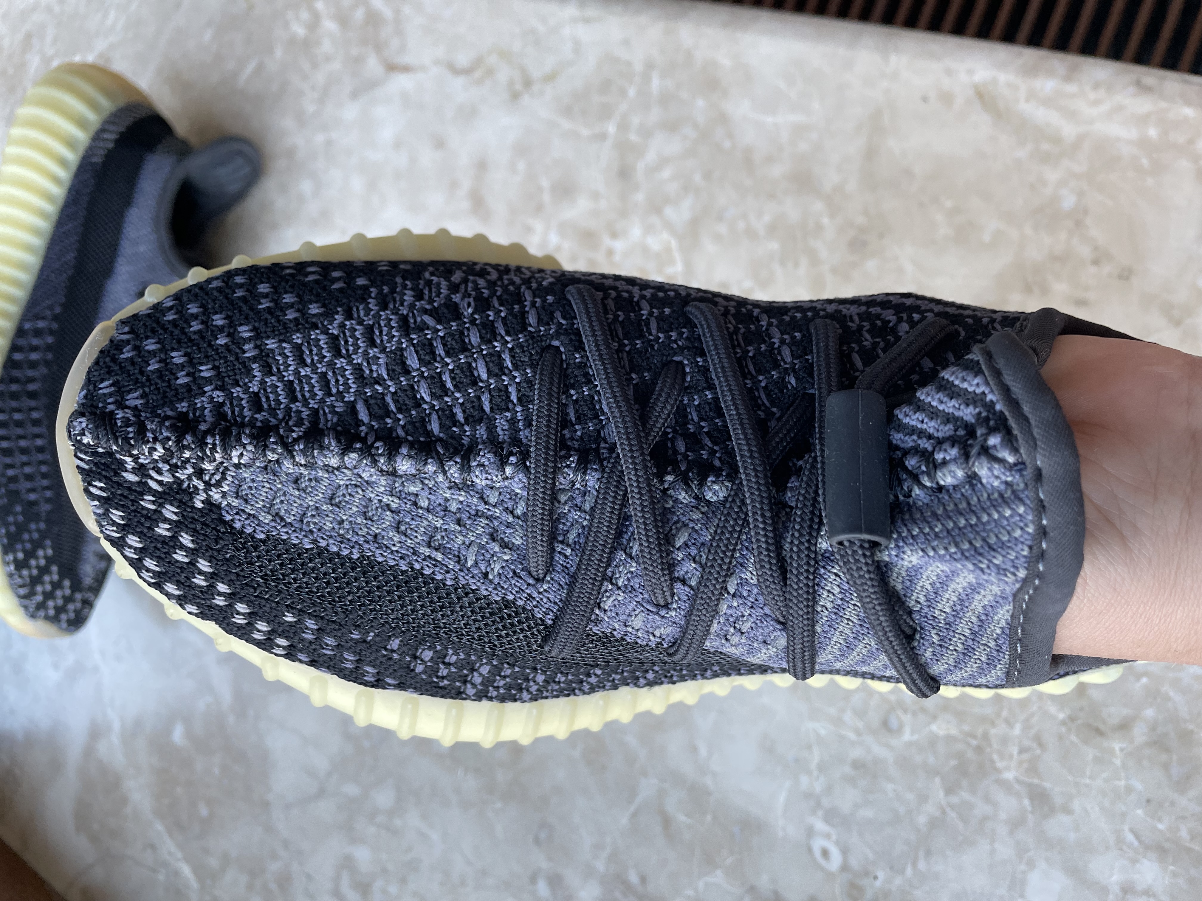 Фото 4: Кросівки Adidas Yeezy Boost 350 V2 Carbon