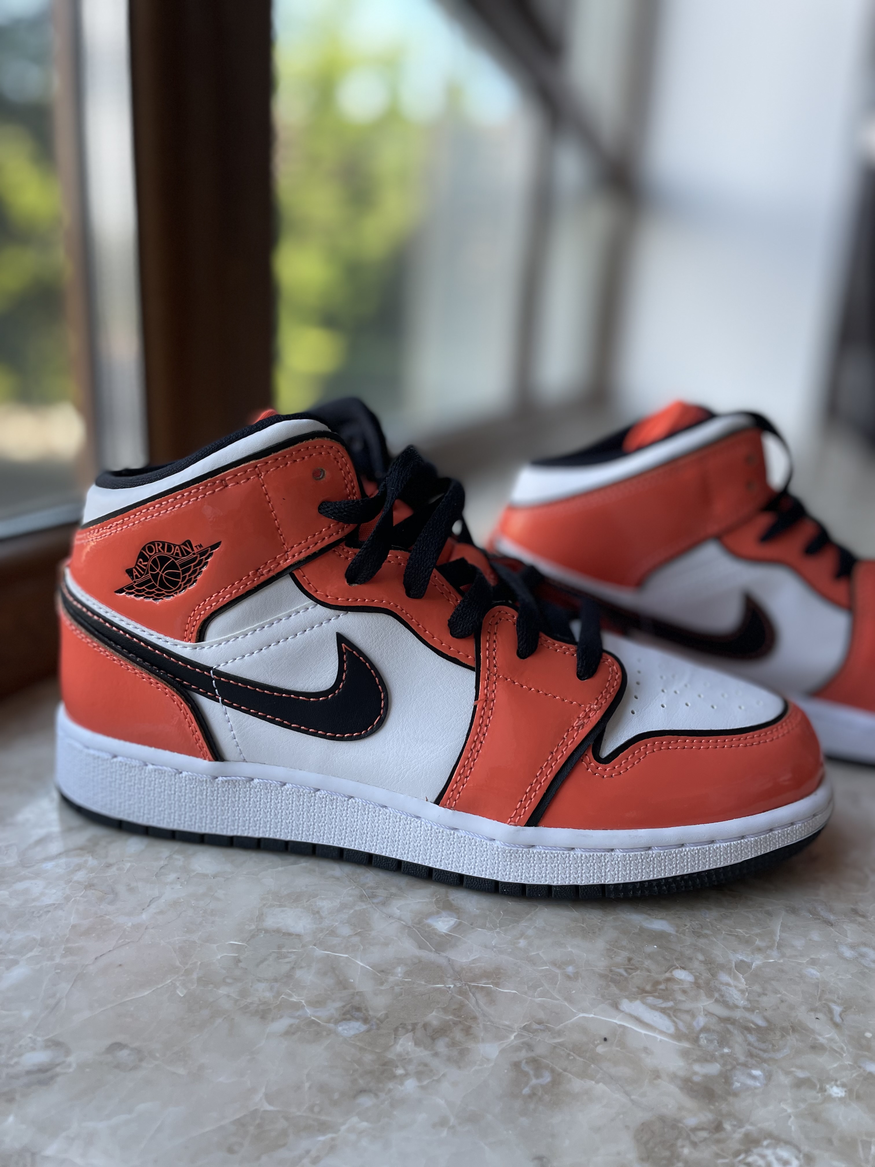 Кросівки Nike Air Jordan 1 Mid SE