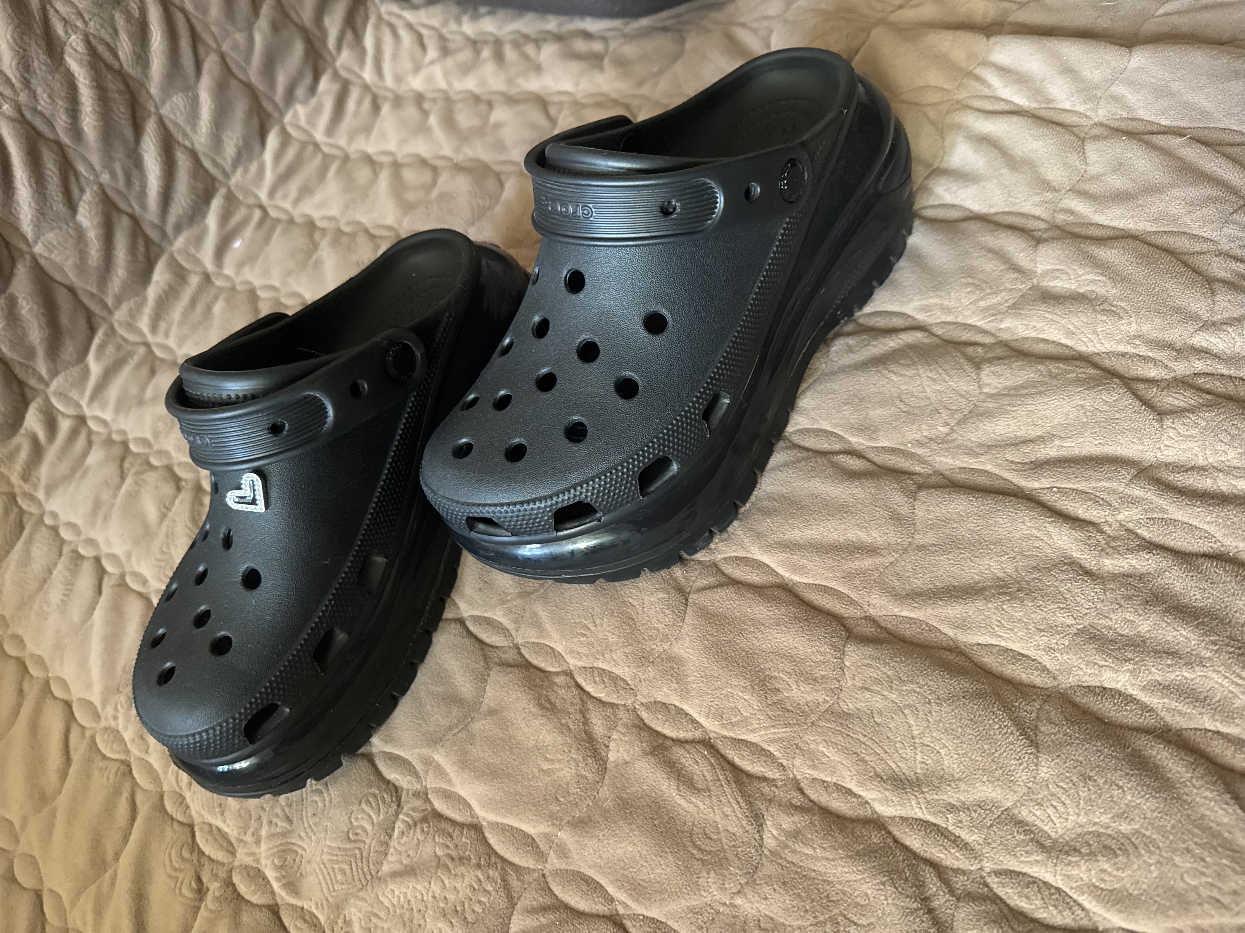 crocs