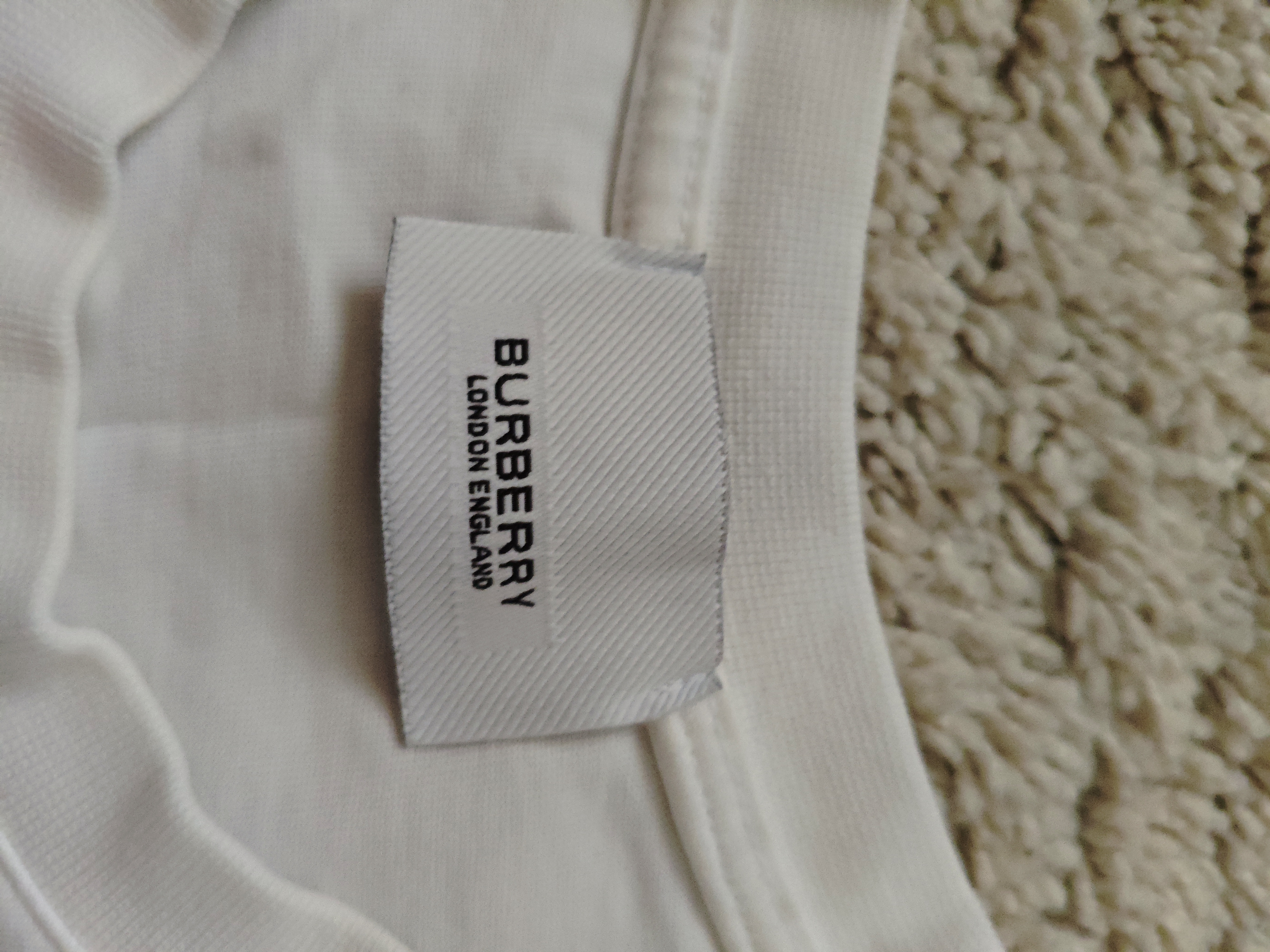 Фото 2: Футболка Burberry